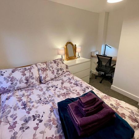 Vernon Place Town Centre, Vernon Cottage 3-Bed With Parking, 1A Vernon Court 2-Bed With Parking, 1B Studio No Parking, Off The High Street Next To Sandford Park Cheltenham Eksteriør billede