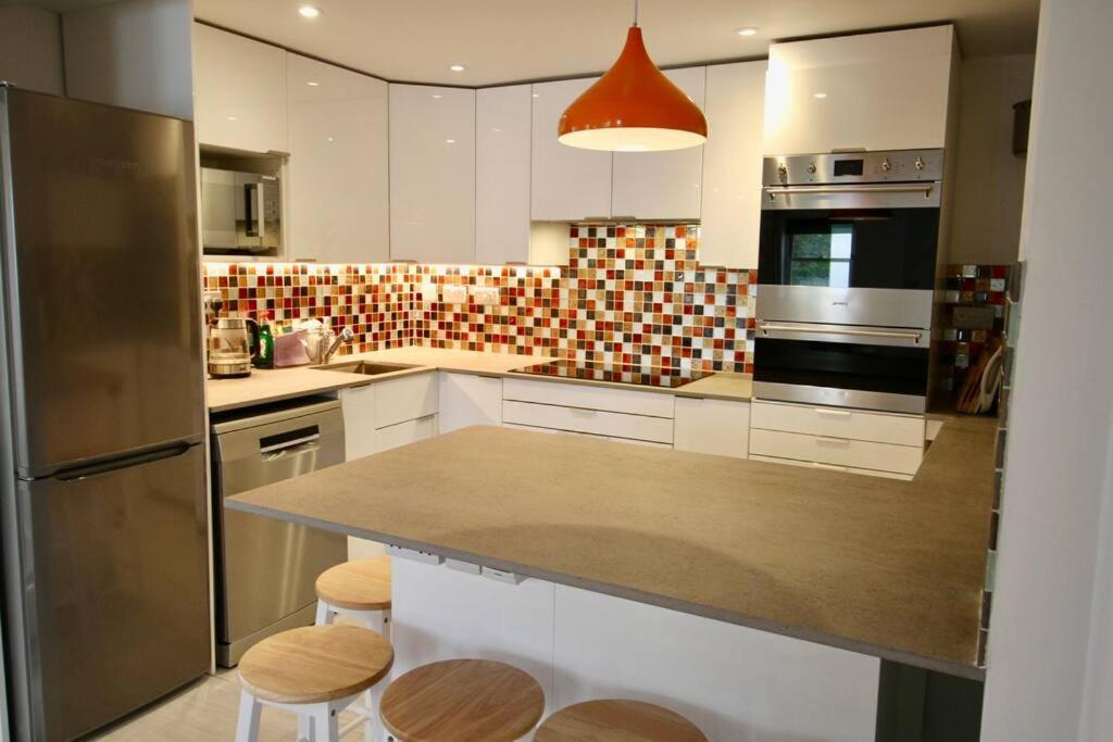 Vernon Place Town Centre, Vernon Cottage 3-Bed With Parking, 1A Vernon Court 2-Bed With Parking, 1B Studio No Parking, Off The High Street Next To Sandford Park Cheltenham Eksteriør billede