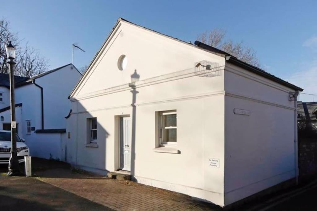 Vernon Place Town Centre, Vernon Cottage 3-Bed With Parking, 1A Vernon Court 2-Bed With Parking, 1B Studio No Parking, Off The High Street Next To Sandford Park Cheltenham Eksteriør billede