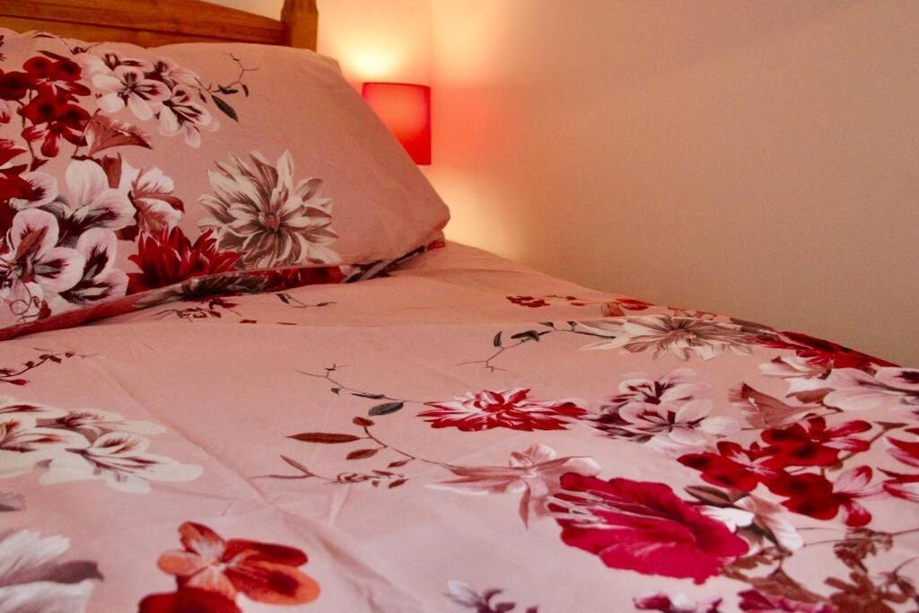 Vernon Place Town Centre, Vernon Cottage 3-Bed With Parking, 1A Vernon Court 2-Bed With Parking, 1B Studio No Parking, Off The High Street Next To Sandford Park Cheltenham Eksteriør billede
