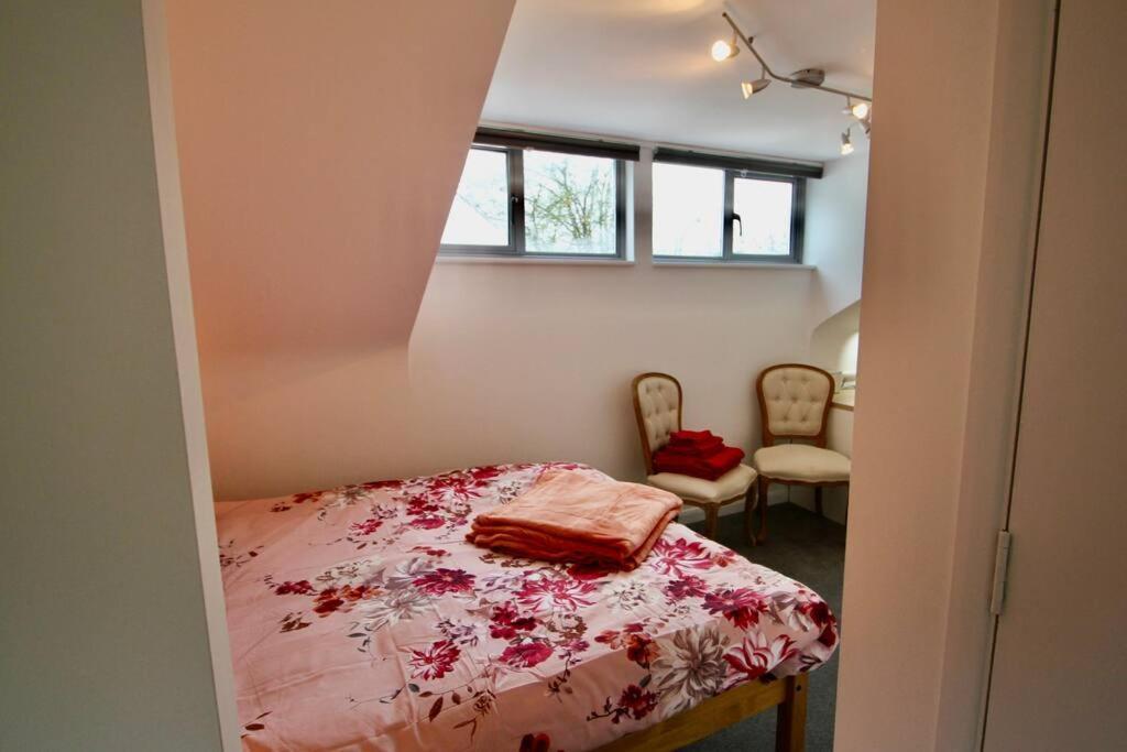 Vernon Place Town Centre, Vernon Cottage 3-Bed With Parking, 1A Vernon Court 2-Bed With Parking, 1B Studio No Parking, Off The High Street Next To Sandford Park Cheltenham Eksteriør billede