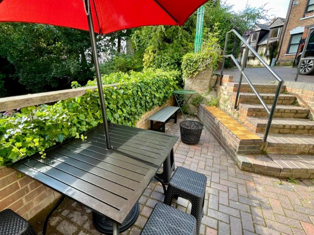 Vernon Place Town Centre, Vernon Cottage 3-Bed With Parking, 1A Vernon Court 2-Bed With Parking, 1B Studio No Parking, Off The High Street Next To Sandford Park Cheltenham Eksteriør billede