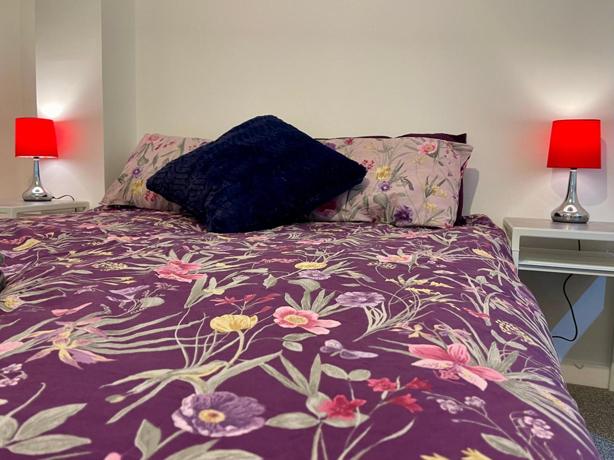Vernon Place Town Centre, Vernon Cottage 3-Bed With Parking, 1A Vernon Court 2-Bed With Parking, 1B Studio No Parking, Off The High Street Next To Sandford Park Cheltenham Eksteriør billede