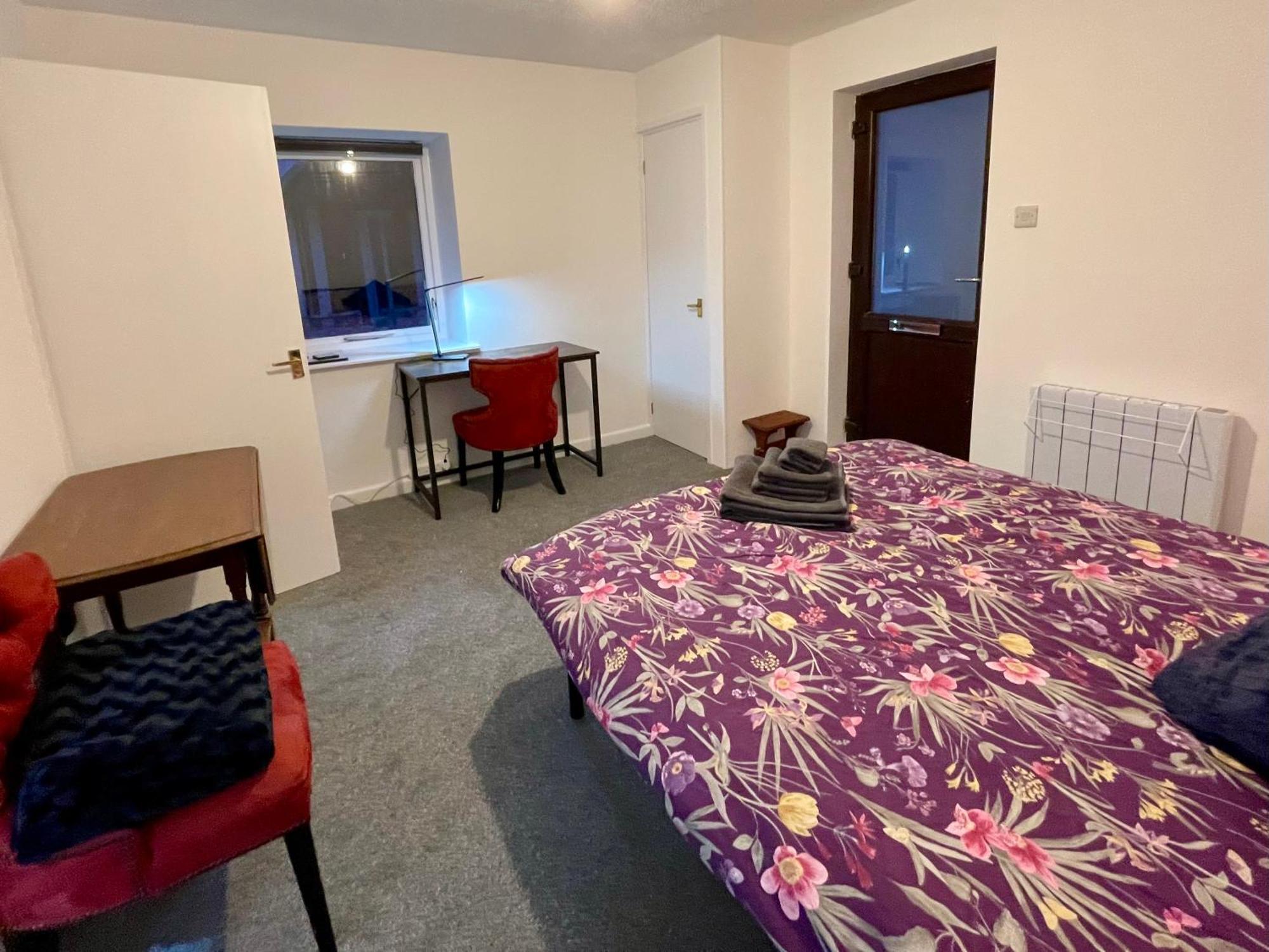 Vernon Place Town Centre, Vernon Cottage 3-Bed With Parking, 1A Vernon Court 2-Bed With Parking, 1B Studio No Parking, Off The High Street Next To Sandford Park Cheltenham Eksteriør billede