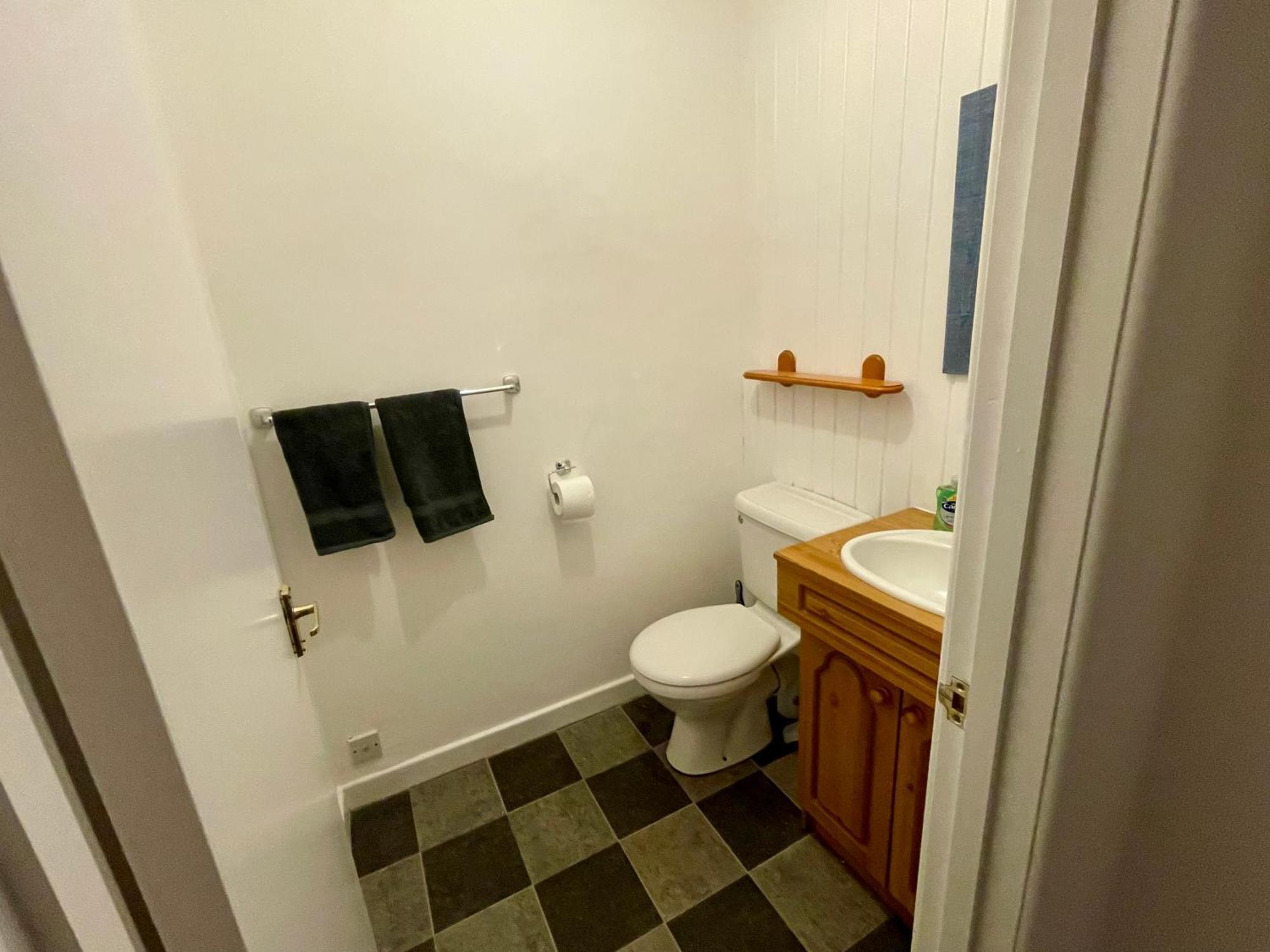 Vernon Place Town Centre, Vernon Cottage 3-Bed With Parking, 1A Vernon Court 2-Bed With Parking, 1B Studio No Parking, Off The High Street Next To Sandford Park Cheltenham Eksteriør billede